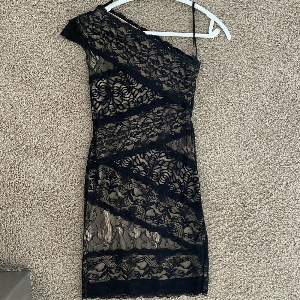 Black & Nude Lace One Shoulder Bebe Cocktail Dress (Size Small)